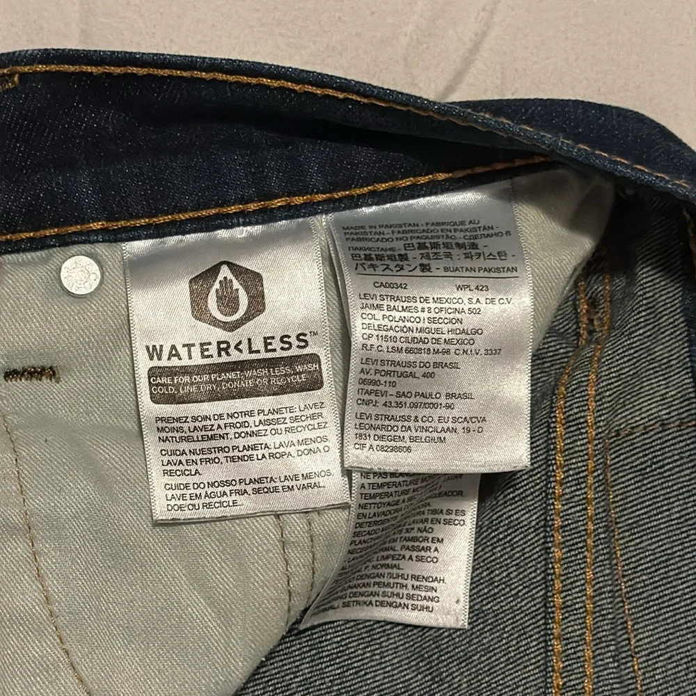 Levi’s 511 33x30 
Lightly worn and in excellent condition. - Picture 4 of 4